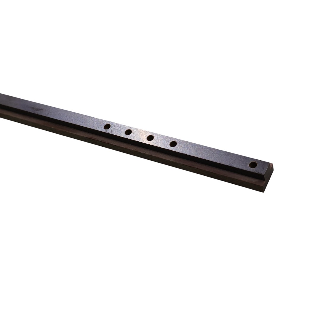 4CB37151 - CHAIN GUIDE